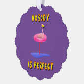 Niemand is perfect - flamingo met zwemring ornament kaart (Links)
