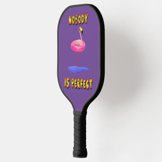 Niemand is perfect - flamingo met zwemring pickleball paddle (Links)