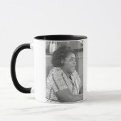 "Niemand is vrij tot iedereen vrij is." Mok (Links)