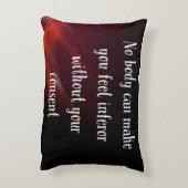 Niemand kan je inferor laten voelen accent kussen (Achterkant (Verticaal))