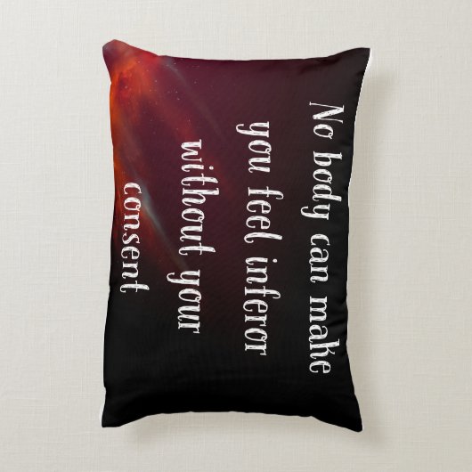 Niemand kan je inferor laten voelen accent kussen (Achterkant (Verticaal))