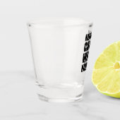 Niemand kan zorgen voor een baan met een hardere f shot glas (Links)