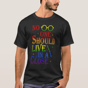 Niemand mag in een kast leven LGBT Gay Pride 2 T-shirt