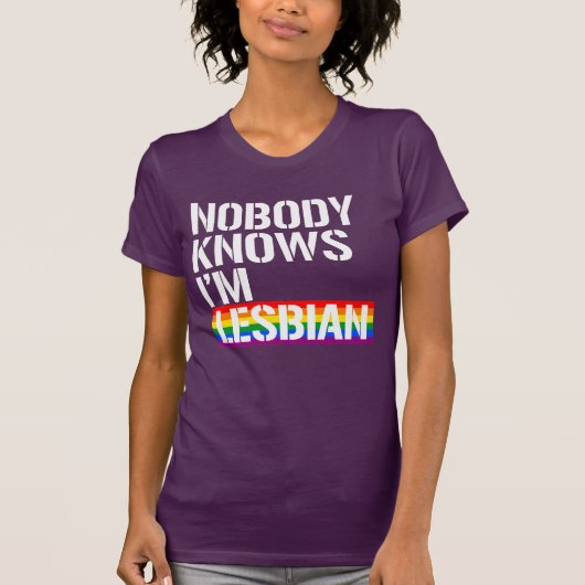 Niemand weet dat ik lesbisch ben t-shirt (Voorkant)