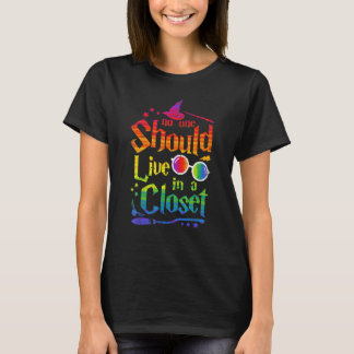 Niemand zou in een kast moeten leven Regenboog LGB T-shirt
