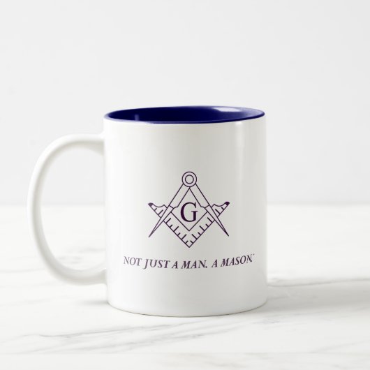 "Niet alleen een man. Een Mason." Masonic Two-tone Tweekleurige Koffiemok (Links)