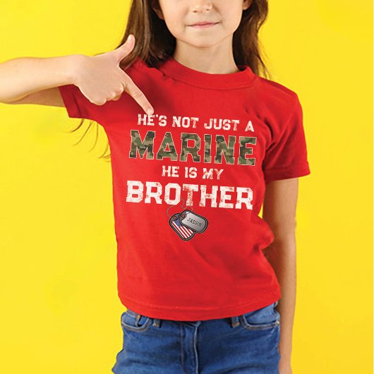 Niet alleen een marinier, hij is mijn broer Milita T-shirt