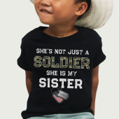 Niet alleen een soldaat, mijn zuster Military Army T-shirt