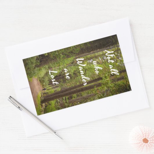 Niet allen die wit text-Hiker in Tall Bomen verkna Rechthoekige Sticker (Envelop)