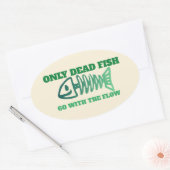 Niet-Conformist - niet met de stroom Ovale Sticker (Envelop)