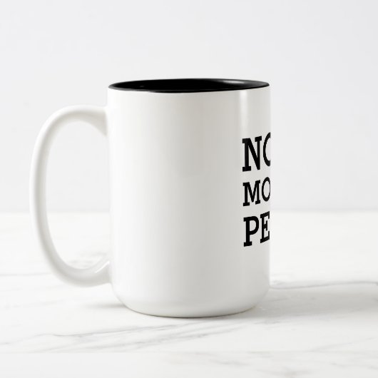 Niet een ochtendpersoon Funny Black en White Tweekleurige Koffiemok (Links)