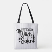 Niet elke getuige woont in Salem Halloween Tote Bag (Achterkant)