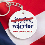 Niet gaan terug Warrior Type USA Vlag Hart Wit Sleutelhanger<br><div class="desc">Geen "vreugdevolle krijger" meer. Niet teruggaan. Niet mijn president. Neem een standpunt in en steun de democratie en uw medemensen met deze beeldende, patriottische acryl sleutelhanger. Whimsical marine blauwe kalligrafie typografie, een rode "nee" bar en een rustieke hout Amerikaanse vlag hart bedekken een schone witte achtergrond. Wijzig de kopie als...</div>