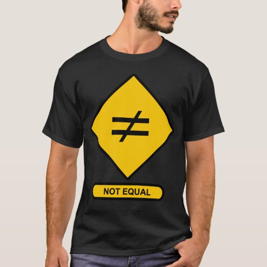 Niet gelijk t-shirt (Voorkant)
