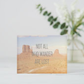 Niet iedereen die op Briefkaart loopt (Staand voorkant)