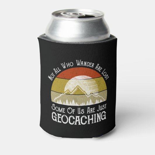 Niet iedereen die wander verliest, grappige geocac blikjeskoeler (Blikje Achterkant)