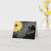 Niet iedereen die wrijft, is verloren kaart (Gele Bloem)