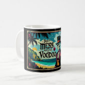 Niet knoeien met de voodoo koffiemok (Voorkant links)