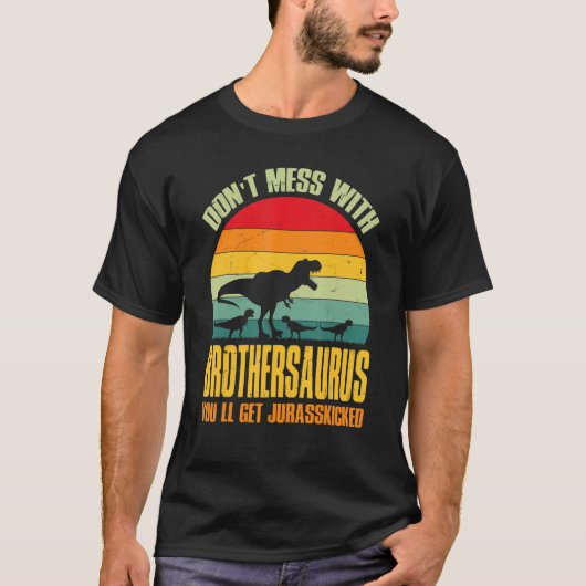 Niet met Brothersaurus. Je krijgt Jurasskic. T-shirt (Voorkant)