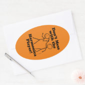 Niet met de Harmonica Player Oval Sticker (Envelop)