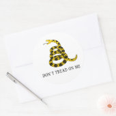 Niet op mij lezen ronde sticker (Envelop)