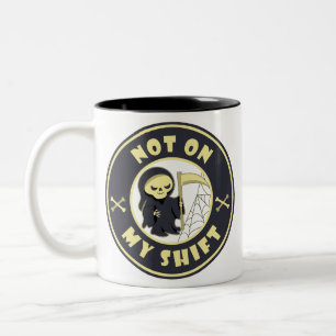 Niet op mijn shift Grim Reaper Halloween quote Tweekleurige Koffiemok