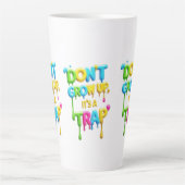 Niet opgroeien, het is een valstrik | Grappig cita Latte Mok (Voorkant)