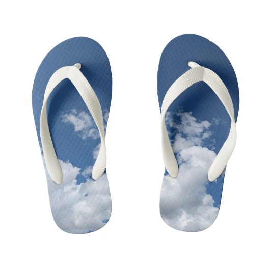Niet overeenkomende, witte wolken kinder teenslippers (Voetbed)