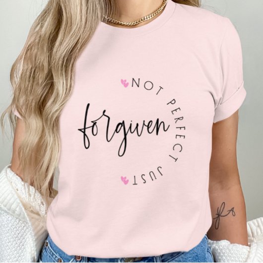 Niet perfect gewoon vergeven met harten t-shirt