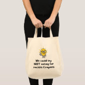 NIET stemmen op racisten & verkrachters Tote Bag (Voorkant (product))