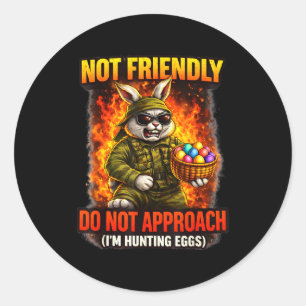 Niet vriendelijk konijn paaseieren zoeken sarcasti ronde sticker