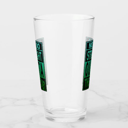 Niet zo direct buiten de Pub Drink Humor Glas (Rechts)