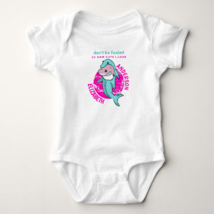 Niet zo onschuldige haai verkleed als dolfijn Baby Romper