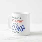 Niet zomaar een kattenvrouwtje, maar een stemmende koffiemok (Voorkant links)