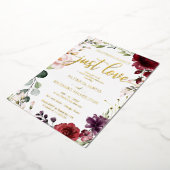 Niets bijzonders, gewoon liefde Huwelijk Burgundy Folie Uitnodiging (Gedraaid)