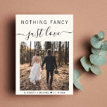 Niets Fancy Gewoon Liefde Foto Bruiloft Receptie Kaart<br><div class="desc">Elegante lichte crème elopement of kleine bruiloft aankondiging en casual ontvangst uitnodiging. De voorkant bevat uw trouwdag foto en "Niets Fancy Just Love" in een mix van eenvoudige typografie en een stijlvol script met swashes. Voeg onder uw foto uw voornamen en bruiloft- of ontvangstdatum toe. Aan de achterkant, personaliseer je...</div>