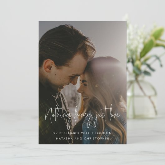 Niets Fancy gewoon Liefde QR Fotobruiloft Save The Date (Staand voorkant)