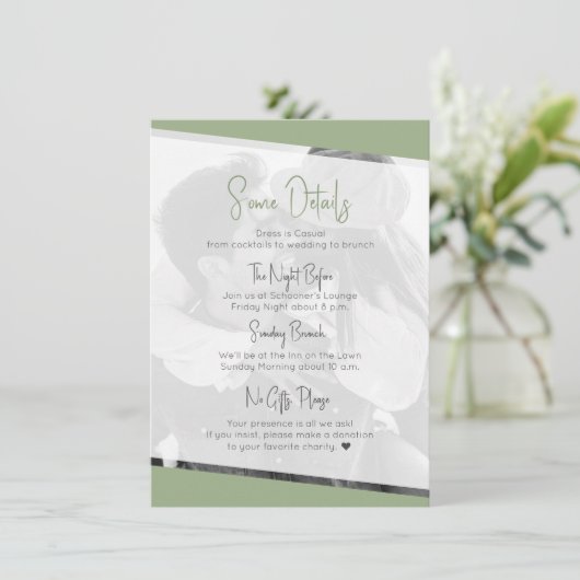 Niets Fancy Sage Groen Casual Bruiloft Details Informatiekaartje (Staand voorkant)