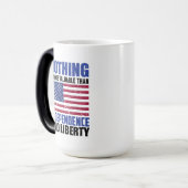 Niets is waardevoller dan onafhankelijkheid en lib magische mok (Voorkant links)