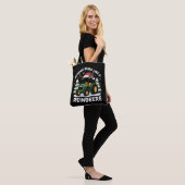 Niets loopt als een rendierere kersttractor tote bag (Op model)