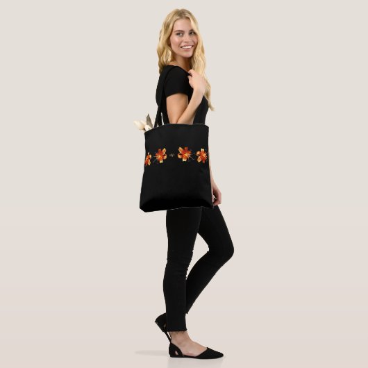 "Niets onhandig" Tiger Lily Custom Shoulder Tas (Op model)