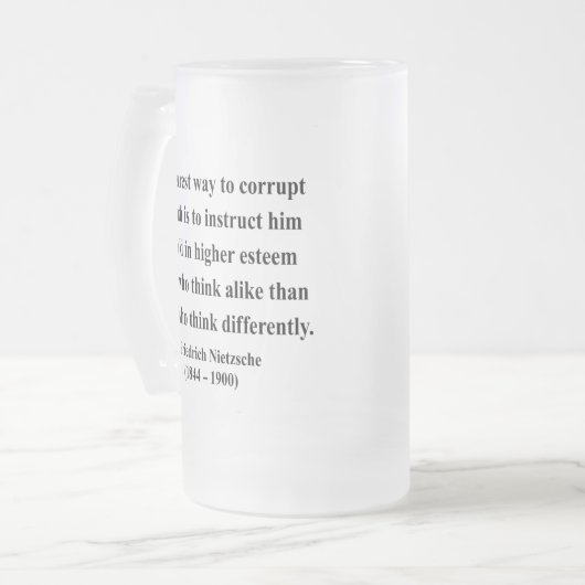 Nietzsche Quote 2a Matglas Bierpul (Voorkant links)