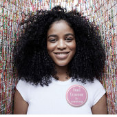 Nieuw! Aangepaste tante wacht op PINK-toets Ronde Button 5,7 Cm