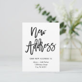 Nieuw adres | Eenvoudige moderne typografie Aankondigingskaart (Staand voorkant)