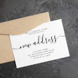 Nieuw adres modern dat we in beweging zijn aankondiging<br><div class="desc">Eenvoudige elegante minimalistische zwarte en witte nieuwe het schrijven van het adreshandschrift kalligrafiemanuscript bewegende aankondigkaart.        Gemakkelijk om met uw nieuw huisadres te personaliseren.</div>