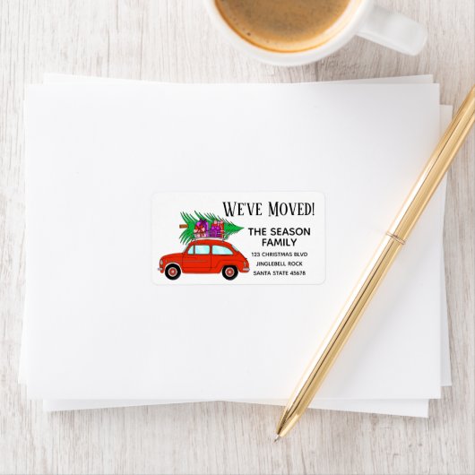 Nieuw adres Rode auto met kerstcadeaulabel Etiket (Insitu)