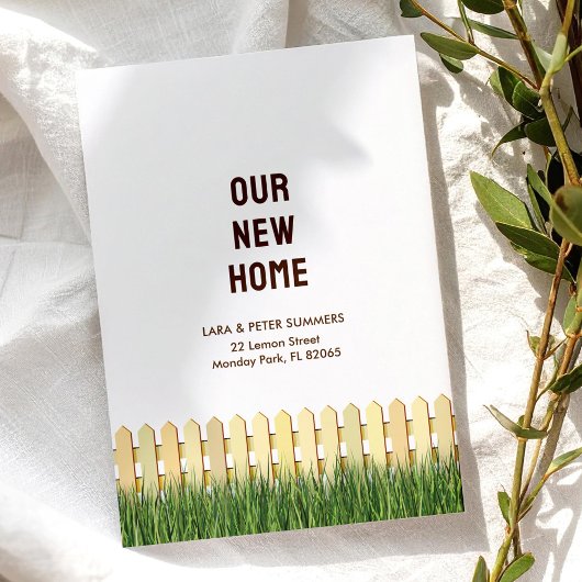 Nieuw adreskaartje met piketomheining en tuin aankondiging