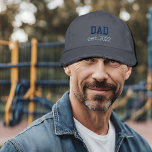 NIEUW DAD - est.2022 Borduurt Baseball-Pet Geborduurde Pet<br><div class="desc">Geborduurd pet ontworpen voor die DADS die hun ouderschap leven beginnen in 2022 . Grappig tekstontwerp over familierelaties van lumirala.</div>
