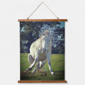 Nieuw Forest White Pony Funny Pose Hangend Wandkleed (Voorkant)