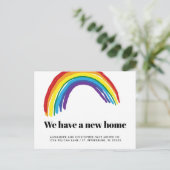 Nieuw Home Rainbow Gay Couple Verhuizen Aankondigingskaart (Staand voorkant)